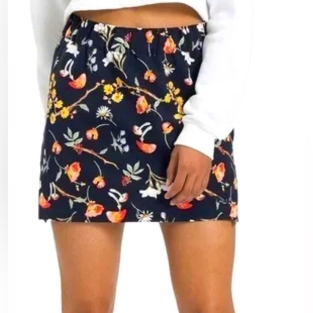 North Face Womens Class V Skort Floral mushroom Performance Stretchy medium EUC
